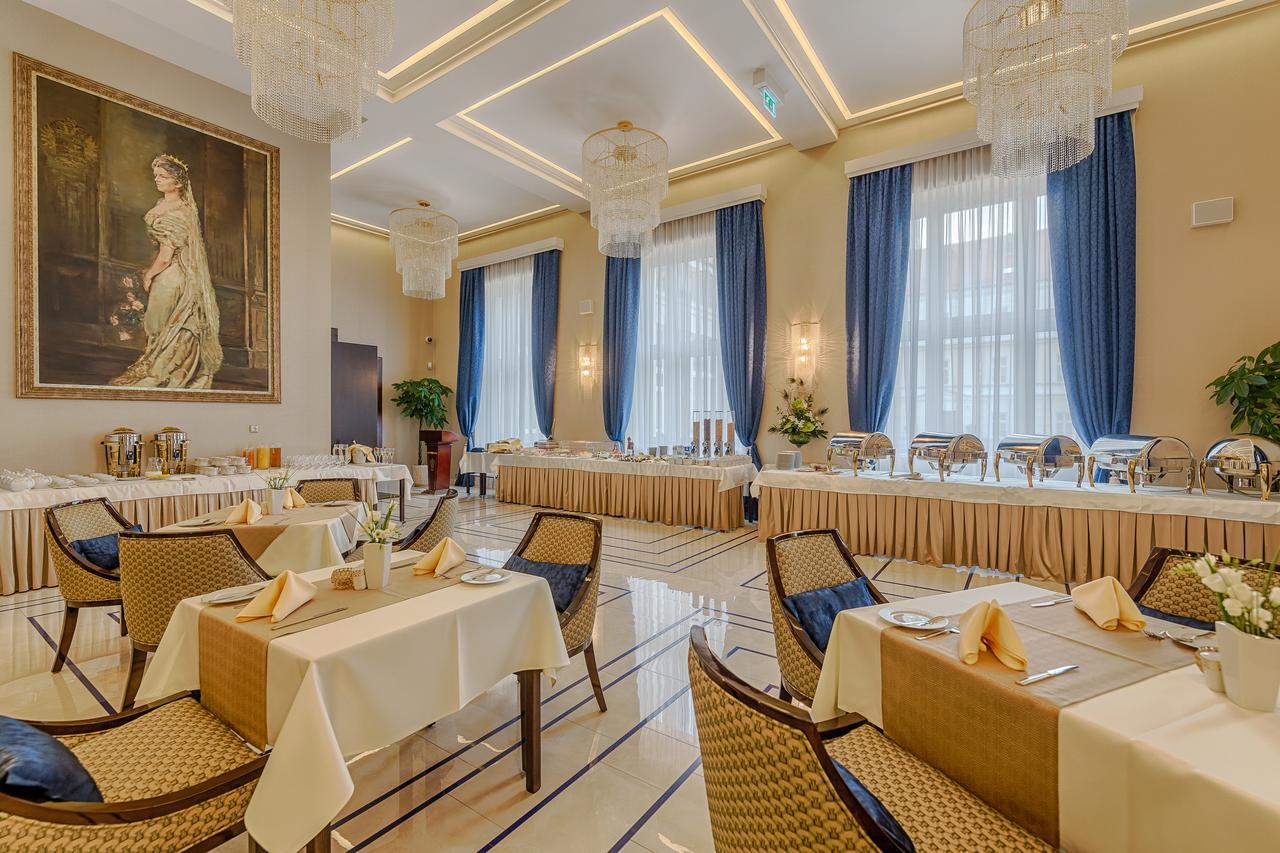 Royal Palace Turcianske Teplice Ngoại thất bức ảnh